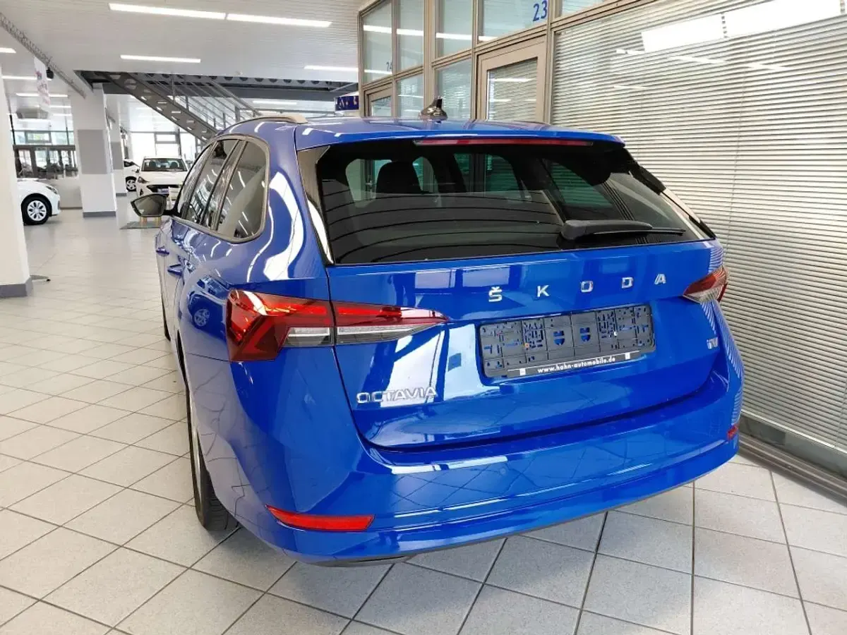 Gebraucht Skoda Octavia Ambition 204 PS (150 kW) 2022 Energyblau Kombi