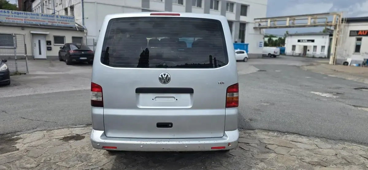 Gebraucht VW T5 131 PS (96 kW) 2004 Silber Van