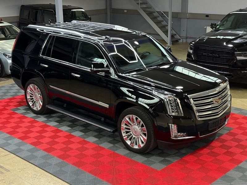 Gebraucht Cadillac Escalade 426 PS (313 kW) 2019 Schwarz SUV