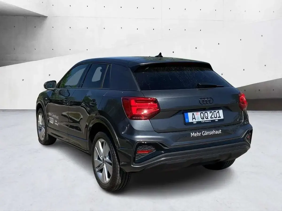 Gebraucht Audi Q2 S-Line 150 PS (110 kW) 2026 Daytonagrau perleffekt SUV