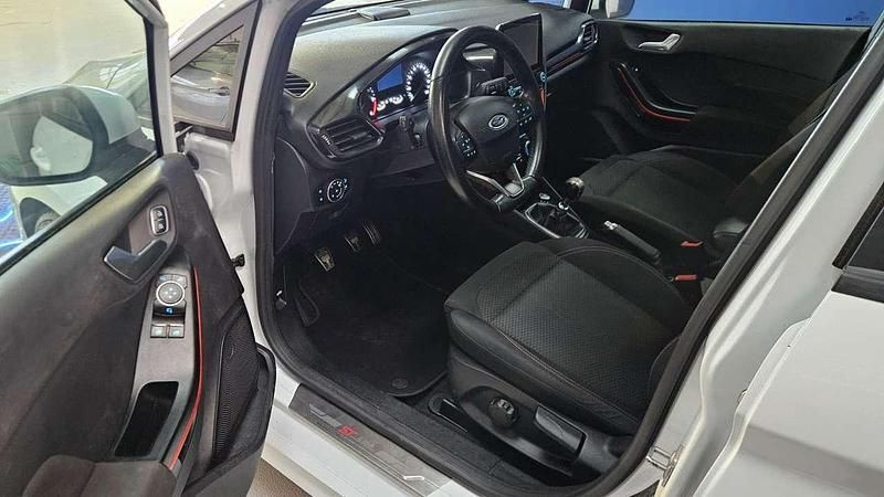 Gebraucht Ford Fiesta ST-Line 120 PS (88 kW) 2018 Frostweiß Kleinwagen