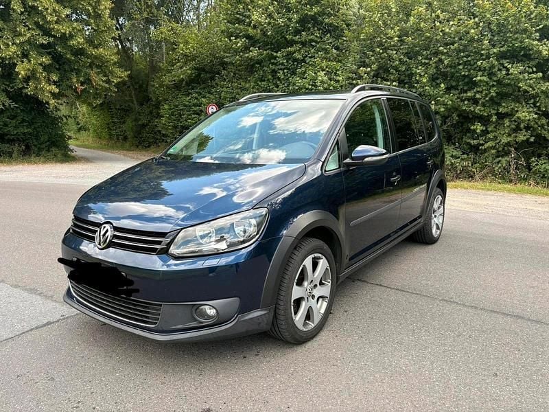 Blau Gebraucht 2011 VW Touran Cross Van / Kleinbus | 5.999 € (Fairer Preis) - Bild 1/4