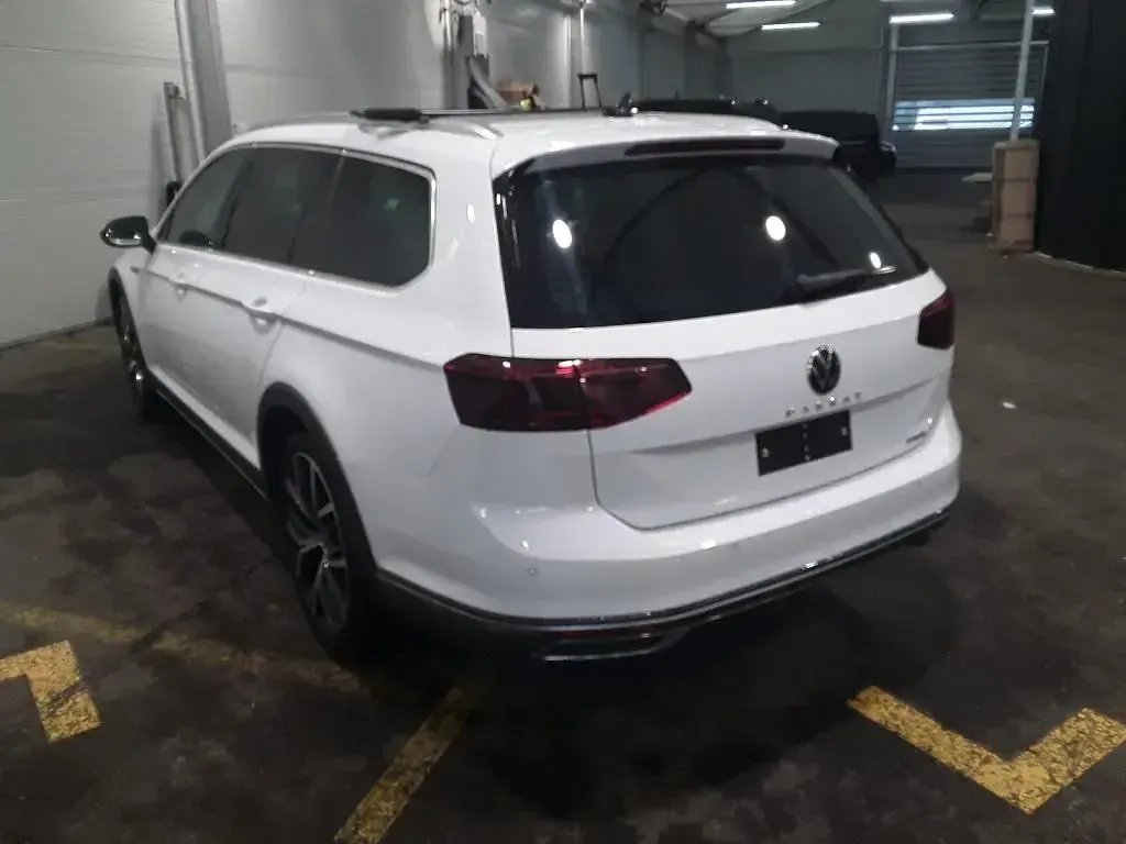 Gebraucht VW Passat Alltrack 200 PS (147 kW) 2023 Weiß Kombi