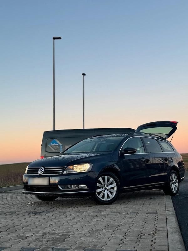 Gebraucht VW Passat 140 PS (102 kW) 2014 Violet Kombi