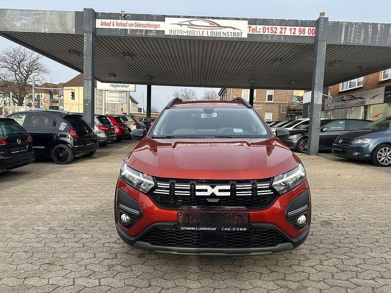 Orange Gebraucht 2022 Dacia Jogger Extreme Van / Kleinbus | 17.100 € (Etwas zu teuer) - Bild 1/4