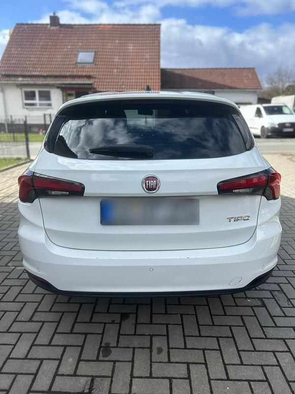 Gebraucht Fiat Tipo 95 PS (69 kW) 2019 Weiß Kombi