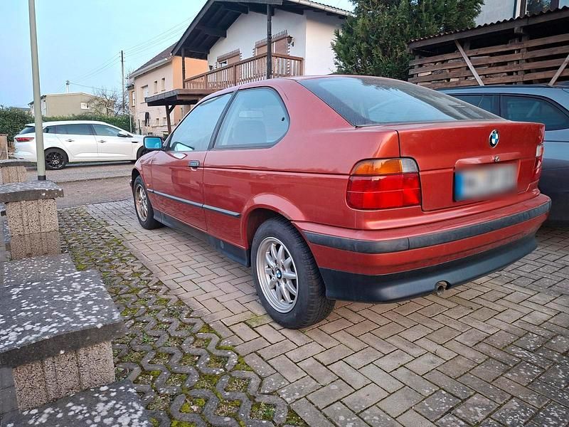 Gebraucht BMW 316 Compact 102 PS (75 kW) 1998 Rot Kleinwagen