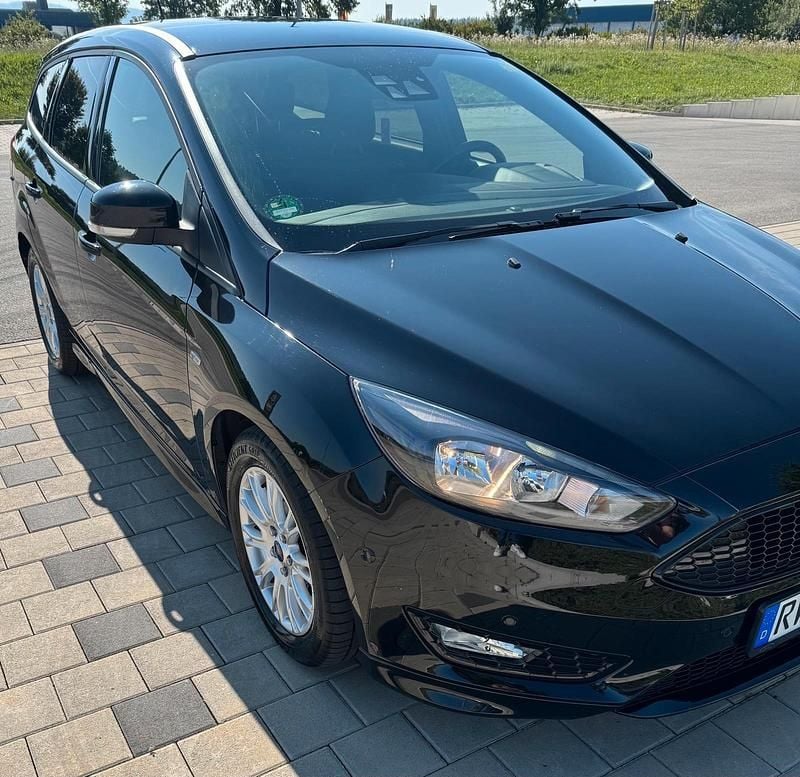 Schwarz Gebraucht 2017 Ford Focus ST-Line Kombi | 6.500 € (Superpreis) - Bild 1/4