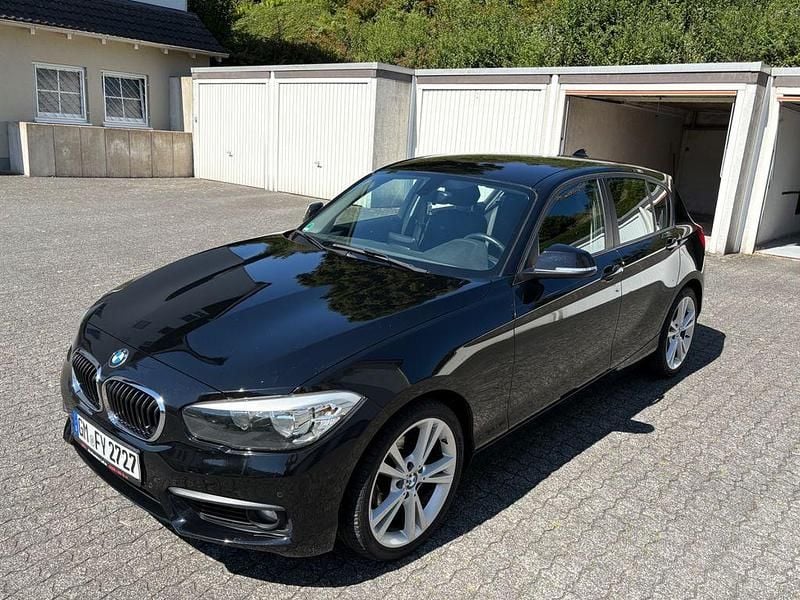 Schwarz Gebraucht 2017 BMW 118 Kleinwagen | 9.500 € (Guter Preis) - Bild 1/4