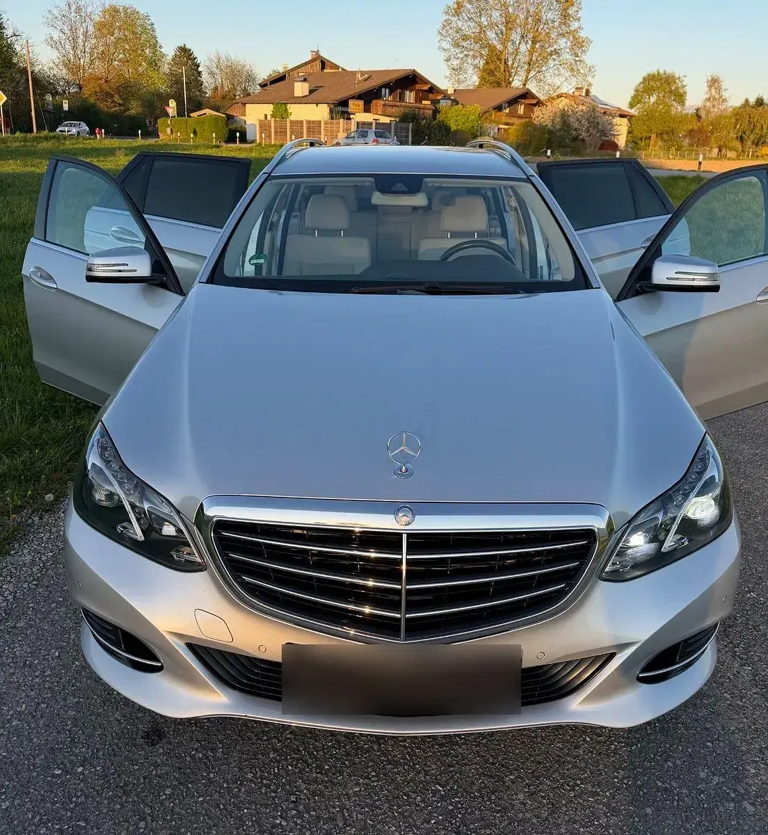 Gebraucht Mercedes E250 Elegance 204 PS (150 kW) 2015 Silber Limousine