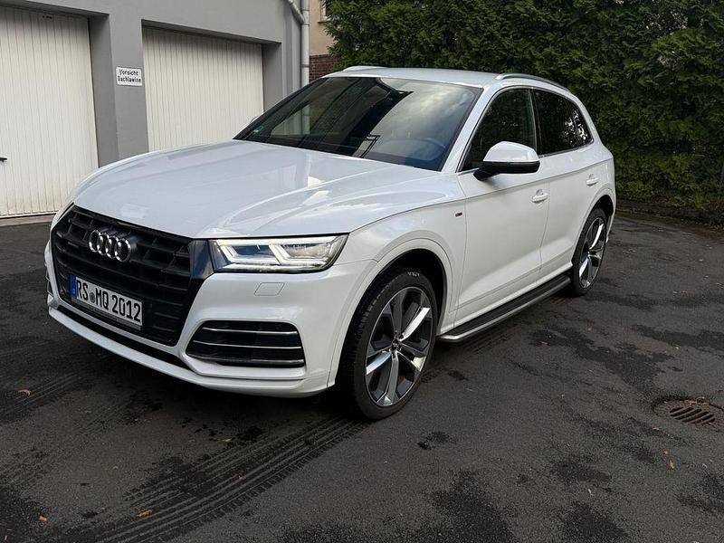 Weiß Gebraucht 2019 Audi Q5 Ambiente SUV | 31.700 € (Fairer Preis) - Bild 1/4