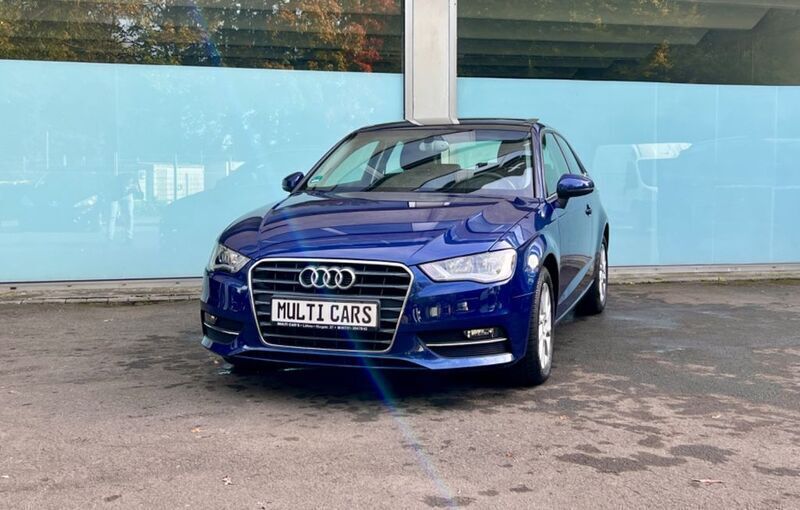 Gebraucht Audi A3 105 PS (77 kW) 2013 Blau Limousine