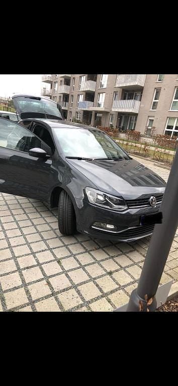 Grau Gebraucht 2015 VW Polo LOUNGE Limousine | 4.800 € (Guter Preis) - Bild 1/4