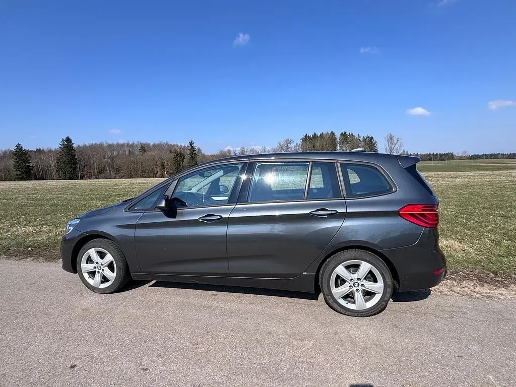 Gebraucht BMW 218 Gran Tourer Luxury Line 150 PS (110 kW) 2019 Grau Van / Kleinbus