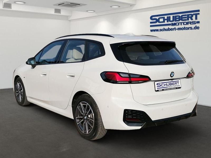 Gebraucht BMW 223 Active Tourer M Sport 204 PS (150 kW) 2023 Alpinweiss iii Van / Kleinbus