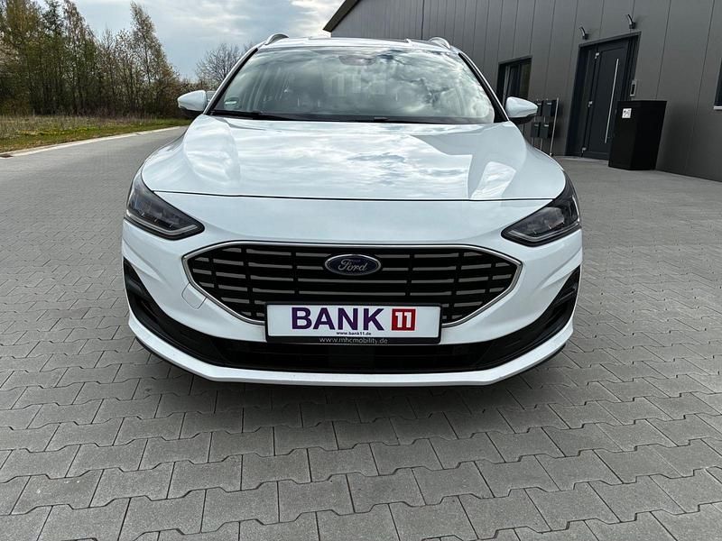 Używany Ford Focus Titanium 120 KM (88 kW) 2022 Biały Kombi