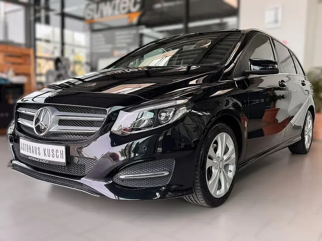 Gebraucht Mercedes B200 156 PS (114 kW) 2015 Schwarz Kleinwagen