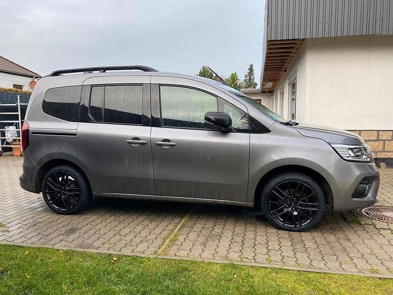 Grau Gebraucht 2021 Renault Kangoo Edition One Van / Kleinbus | 16.300 € (Guter Preis) - Bild 1/2