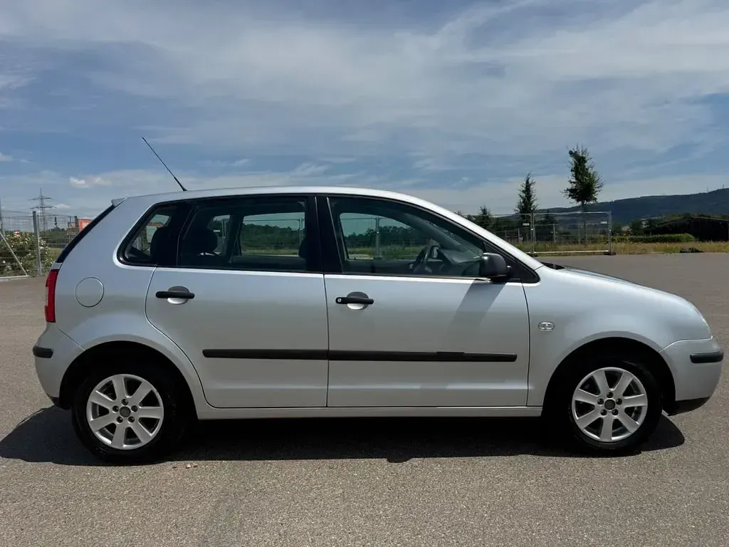 Gebraucht VW Polo Comfortline 54 PS (39 kW) 2002 Silber Limousine