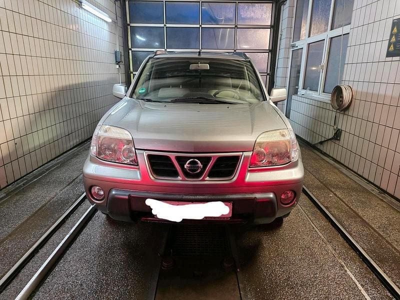 Gebraucht Nissan X-Trail Comfort 114 PS (83 kW) 2003 Gold SUV