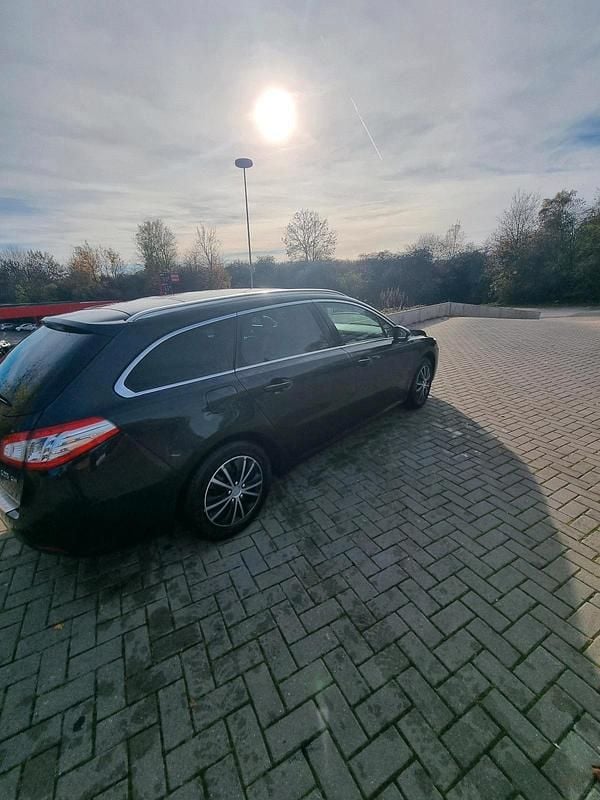Grau Gebraucht 2014 Peugeot 508 Kombi | 9.000 € - Bild 1/4
