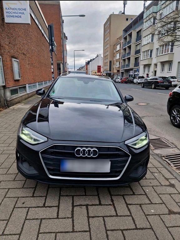Gebraucht Audi A4 165 PS (121 kW) 2023 Schwarz Kombi