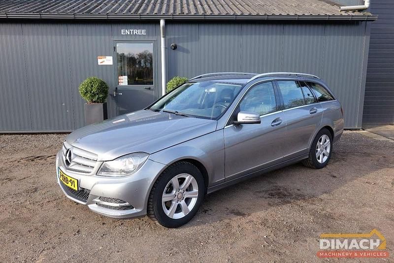 Gebraucht Mercedes C180 156 PS (114 kW) 2012 Grau Kombi