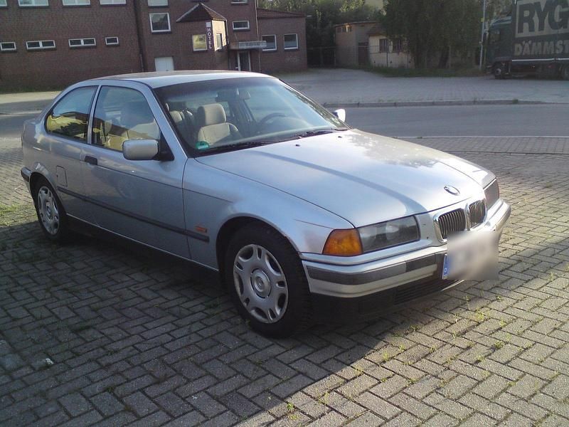 Silber Gebraucht 1997 BMW 318 Compact Kleinwagen | 1.750 € (Superpreis) - Bild 1/4