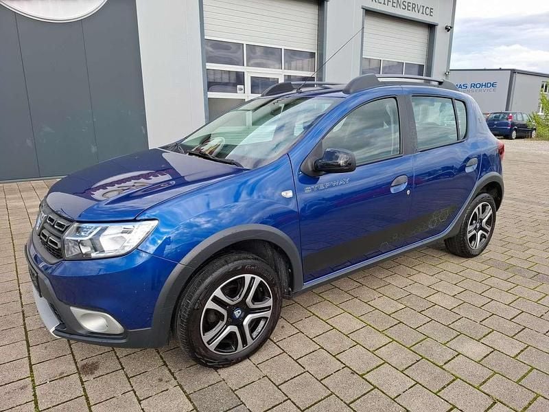 Gebraucht Dacia Sandero Celebration 90 PS (66 kW) 2020 Blau Kleinwagen