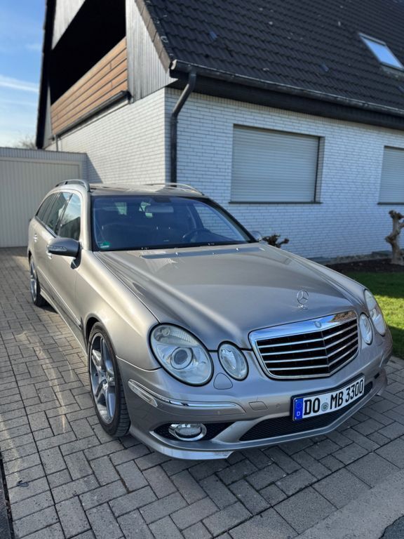 Silber Gebraucht 2005 Mercedes E320 AMG Kombi | 7.950 € - Bild 1/4