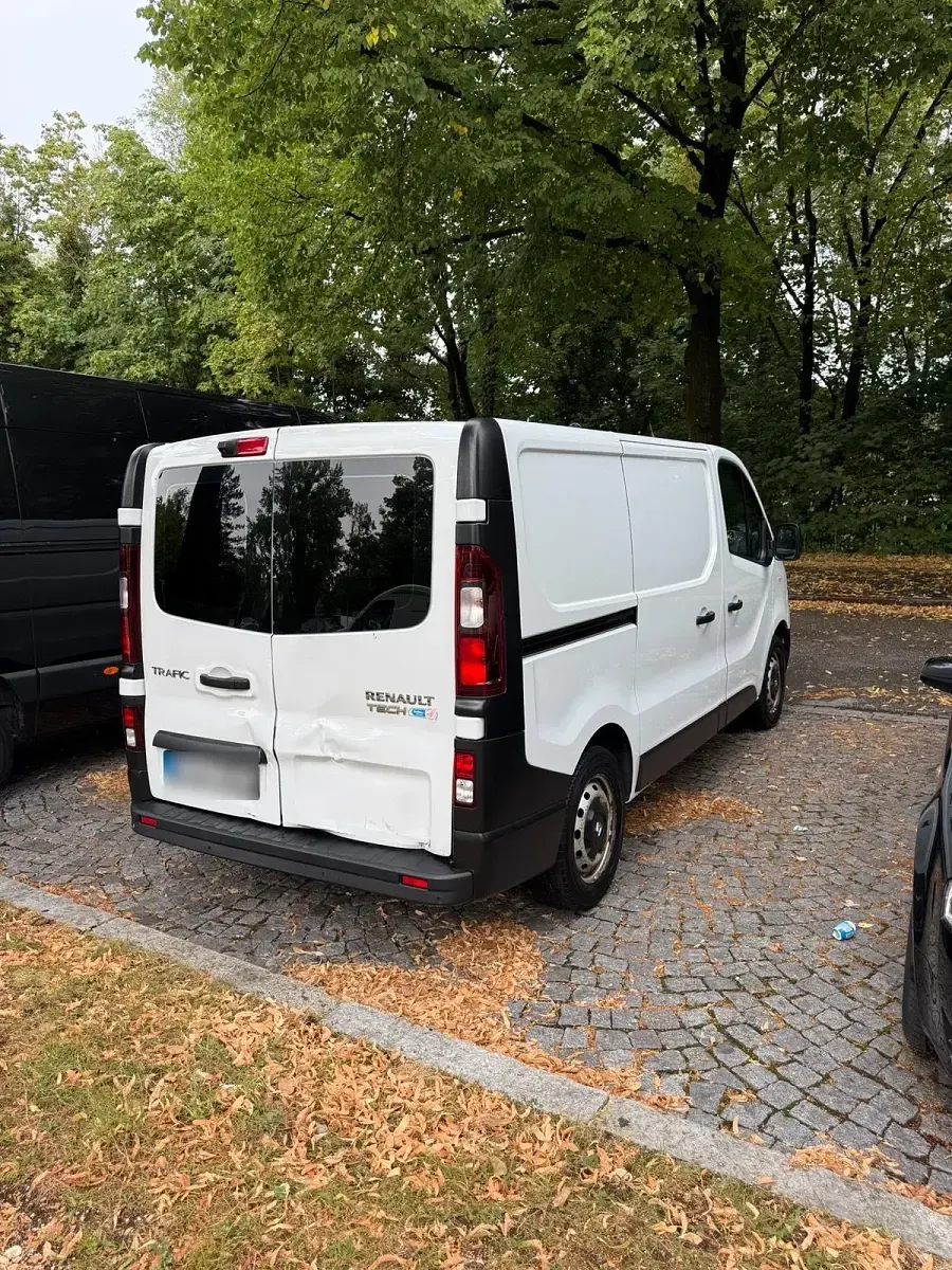 Gebraucht Renault Trafic 120 PS (88 kW) 2018 Weiß Van / Kleinbus