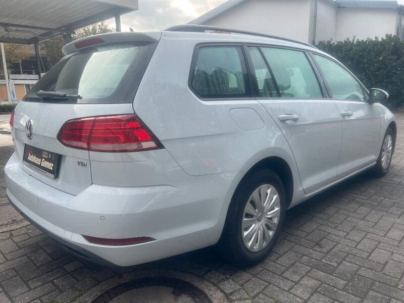 Gebraucht VW Golf VII Trendline 110 PS (80 kW) 2017 Silber Kombi
