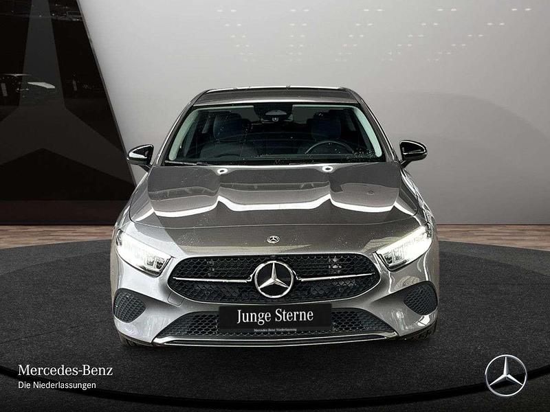 Gebraucht Mercedes A200 Progressive 163 PS (119 kW) 2025 Grau Limousine