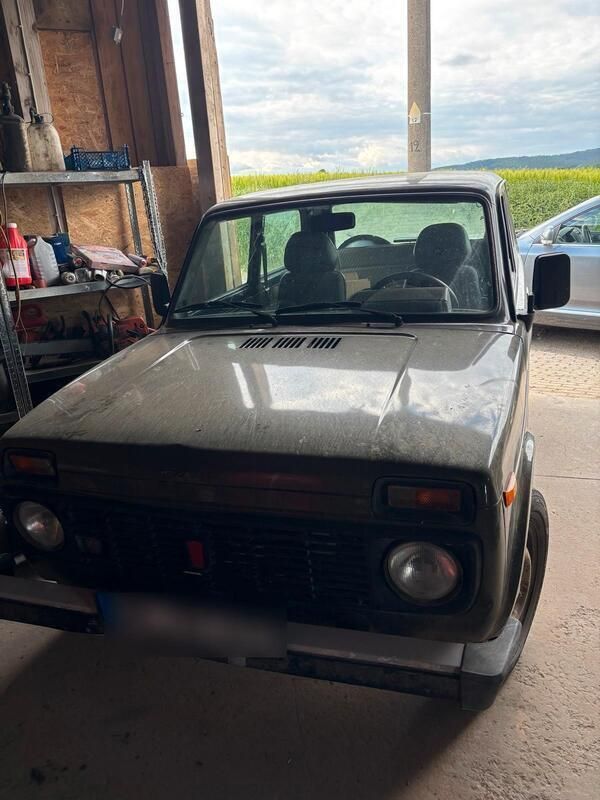 Grün Gebraucht 2007 Lada niva SUV | 1.500 € (Guter Preis) - Bild 1/4
