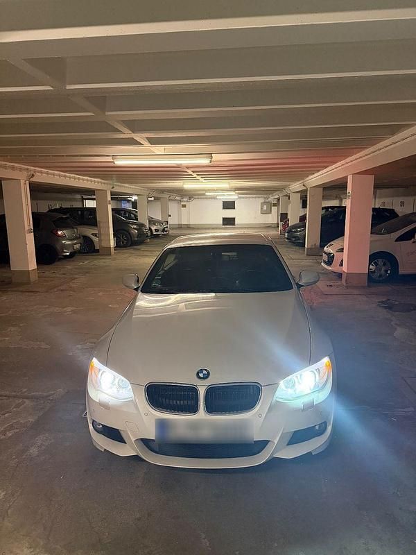 Gebraucht BMW 335 Cabriolet M Performance 326 PS (239 kW) 2011 Weiß Cabrio