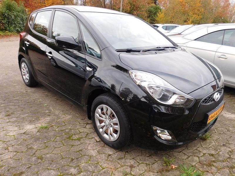 Schwarz Gebraucht 2017 Hyundai ix20 Kleinwagen | 8.778 € (Fairer Preis) - Bild 1/4