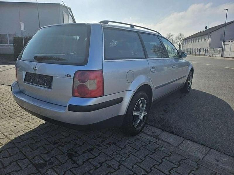 Gebraucht VW Passat Highline 131 PS (96 kW) 2002 Silber Kombi