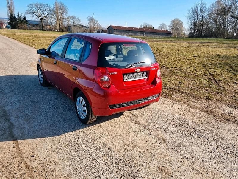 Używany Chevrolet Aveo 101 KM (74 kW) 2009 Czerwony Hatchback