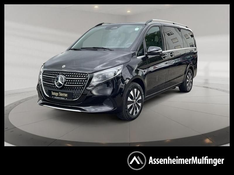 Obsidianschwarz metallic Gebraucht 2024 Mercedes V300 Van / Kleinbus | 73.730 € (Teuer) - Bild 1/4