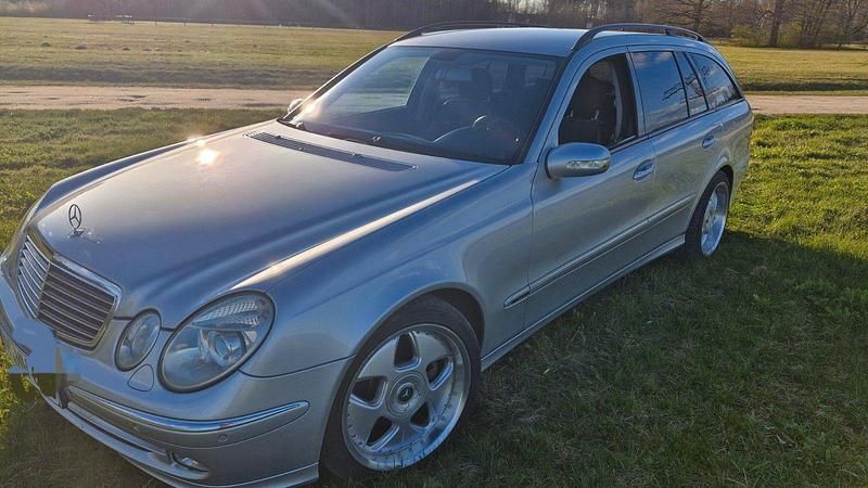 Gebraucht Mercedes E270 Avantgarde 177 PS (130 kW) 2004 Silber Kombi