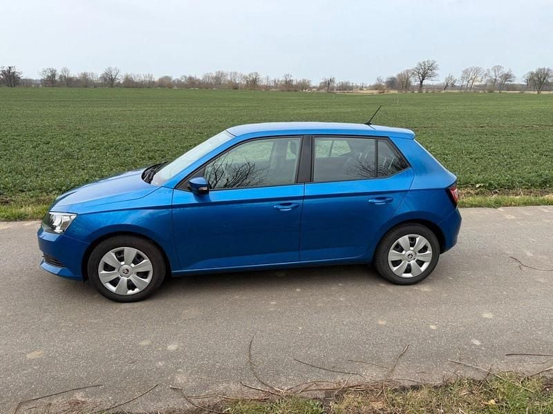 Gebraucht Skoda Fabia Cool Edition 60 PS (44 kW) 2016 Blau Kleinwagen