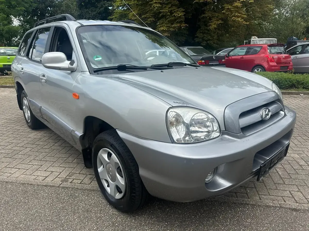 Gebraucht Hyundai Santa Fe 146 PS (107 kW) 2005 Silber SUV