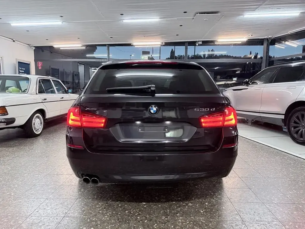 Gebraucht BMW 530 Comfort Edition 258 PS (189 kW) 2012 Grau Kombi