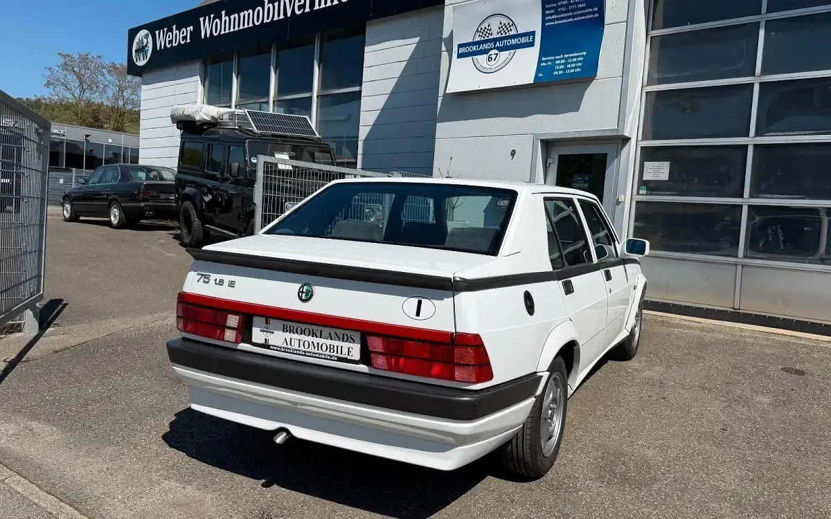 Occasion Alfa Romeo 75 105 ch (77 kW) 1991 Blanc Berline