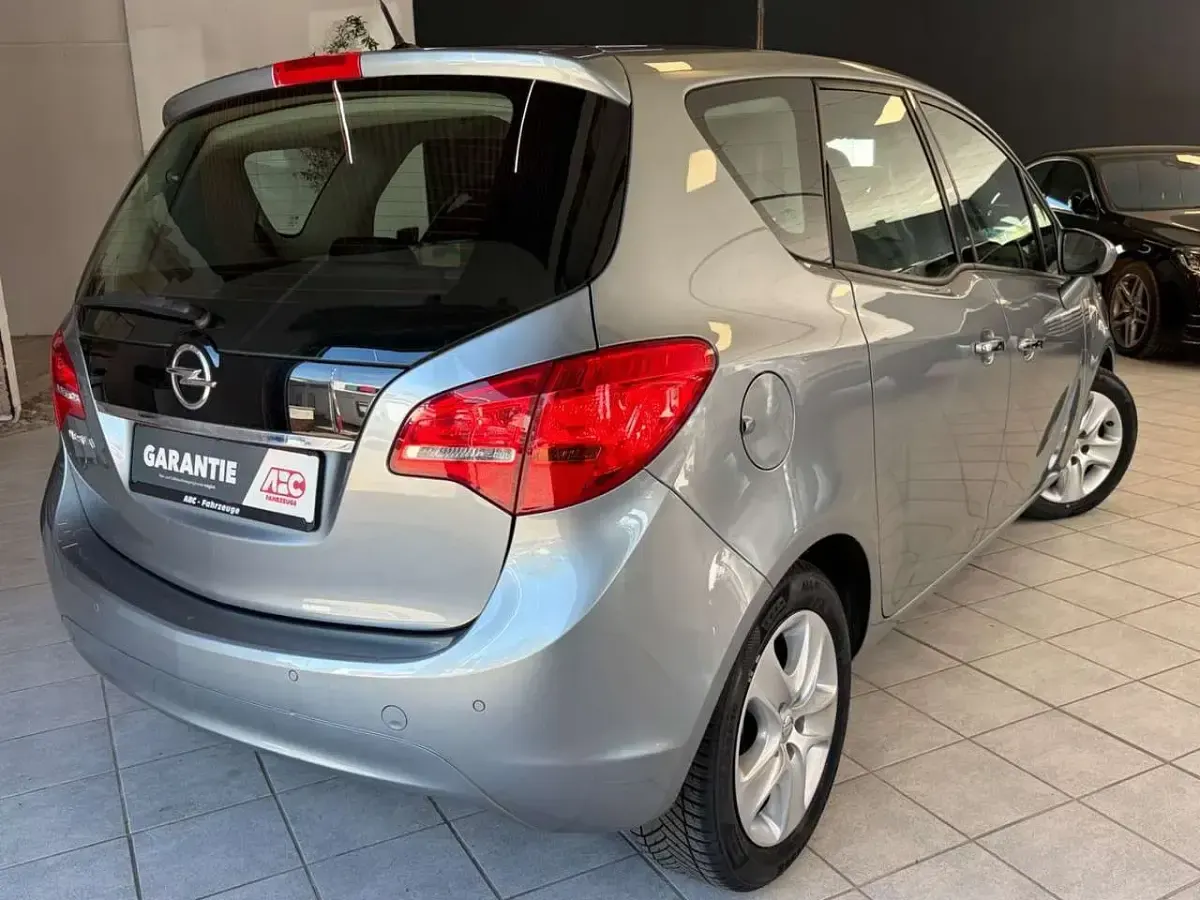 Second-hand Opel Meriva 120 CP (88 kW) 2012 Argintiu Monovolum