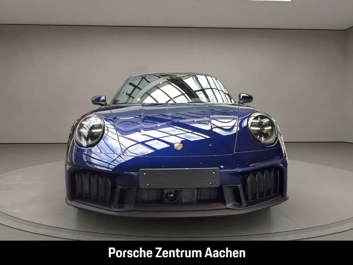 Gebraucht Porsche 992 541 PS (397 kW) 2026 Enzianblaumetallic Coupé