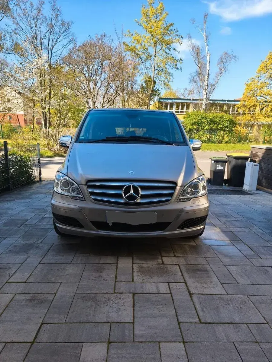 Gebraucht Mercedes Viano 224 PS (164 kW) 2010 Grau Van / Kleinbus