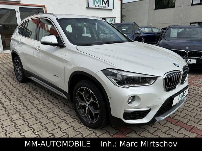 Mineralweiss metallic Gebraucht 2017 BMW X1 xLine SUV | 16.990 € (Superpreis) - Bild 1/4