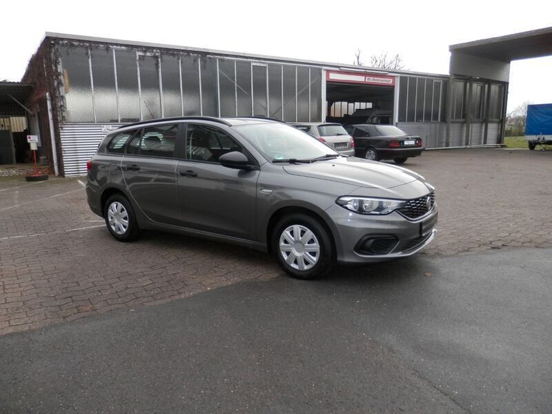Gebraucht 2017 Fiat Tipo Pop Limousine | 7.290 € (Teuer) - Bild 1/4