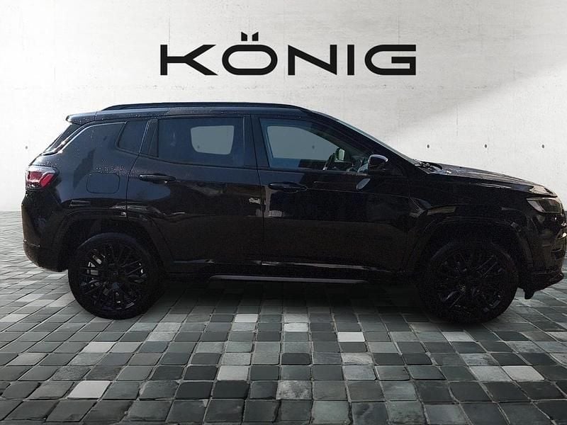 Gebraucht Jeep Compass 131 PS (96 kW) 2024 Schwarz SUV